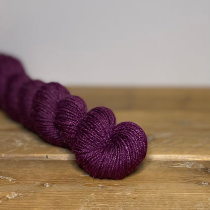 Flax Lily Mini Skein - Fantail