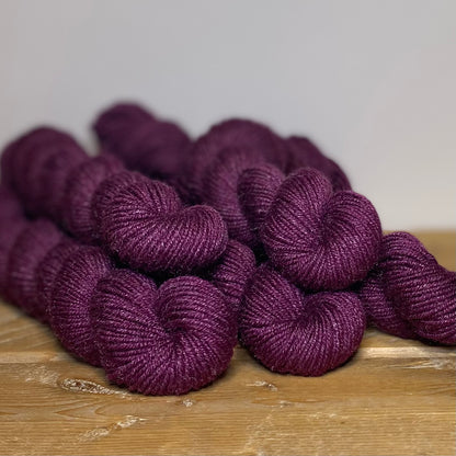 Flax Lily Mini Skein - Fantail